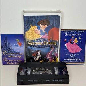 📼3/$20 Disney Sleeping Beauty Special Edition with Blue and Gold Cover